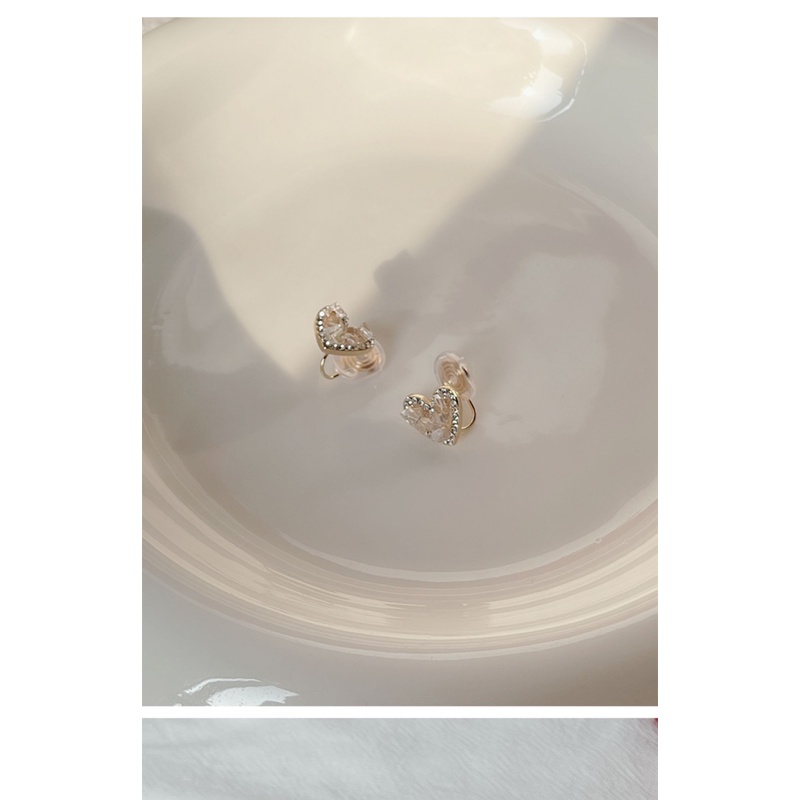 Khuyên Tai Hình Trái Tim Đính Đá Pha Lê Phong Cách Mới Cho Nữ