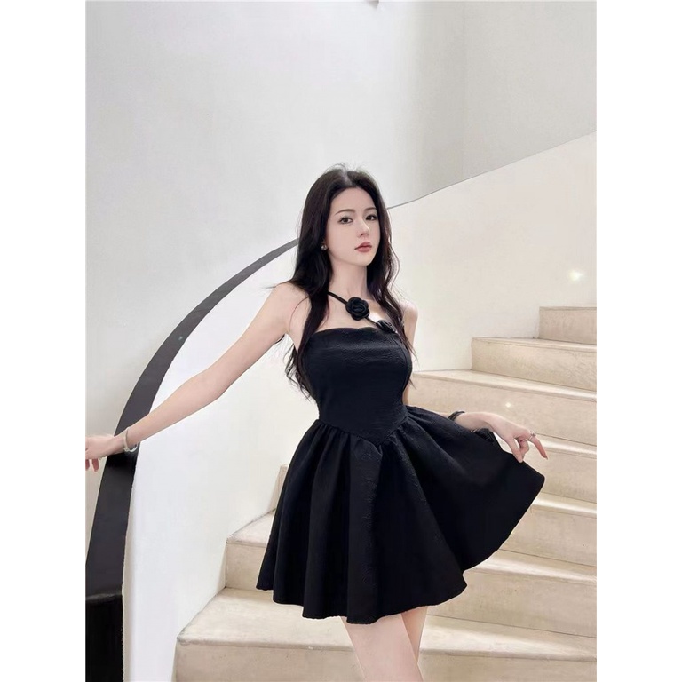 Set đồ nữ sang chảnh váy xinh đầm trễ vai  váy body váy đen đầm dự tiệc Đầm Đen Hai Dây Dáng Suông Nhấn Eo Cao Tôn Dáng Thời Trang Phong Cách Mới 2023