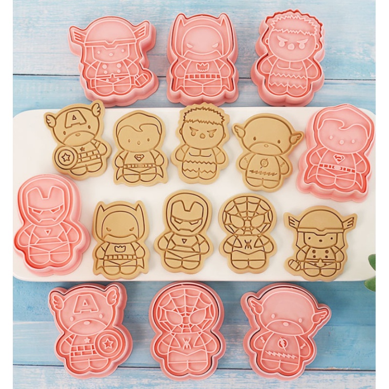 Set 8 Khuôn Làm Bánh Quy Tạo Hình Hoạt Hình 3D Siêu Anh Hùng