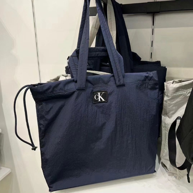 Túi Tote Đeo Vai Bằng Vải Dù Trọng Lượng Nhẹ Phong Cách Mới 2023