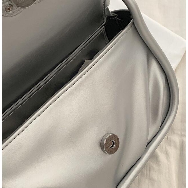 Túi Xách Đeo Vai / Kẹp Nách Xếp Ly Màu Bạc Phong Cách Thời Trang Pháp Hàng Mới