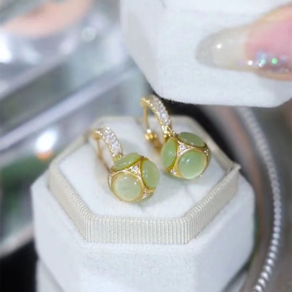 Khuyên Tai Tròn Đính Đá Mắt Mèo Tự Nhiên Thiết Kế Mới Tinh Tế Cho Nữ