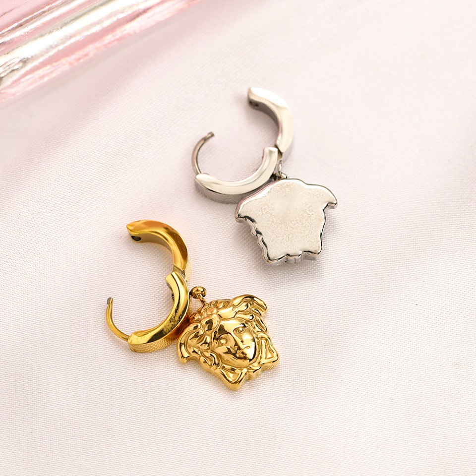 VERSACE Bông Tai Chữ V Bằng Thép Titan Thời Trang