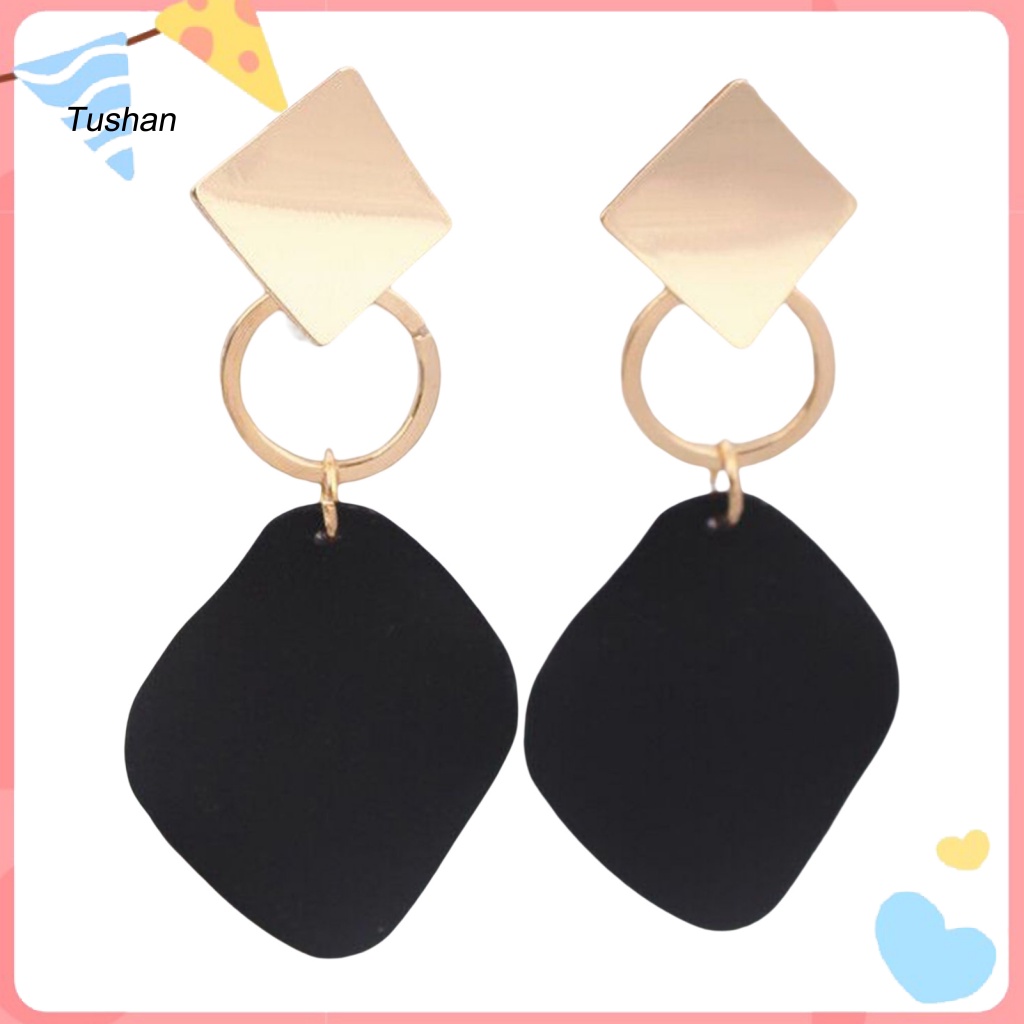 1 Đôi Khuyên Tai Hợp Kim Dáng Dài Họa Tiết Hình Thoi Màu Sắc Tương Phản Thời Trang
