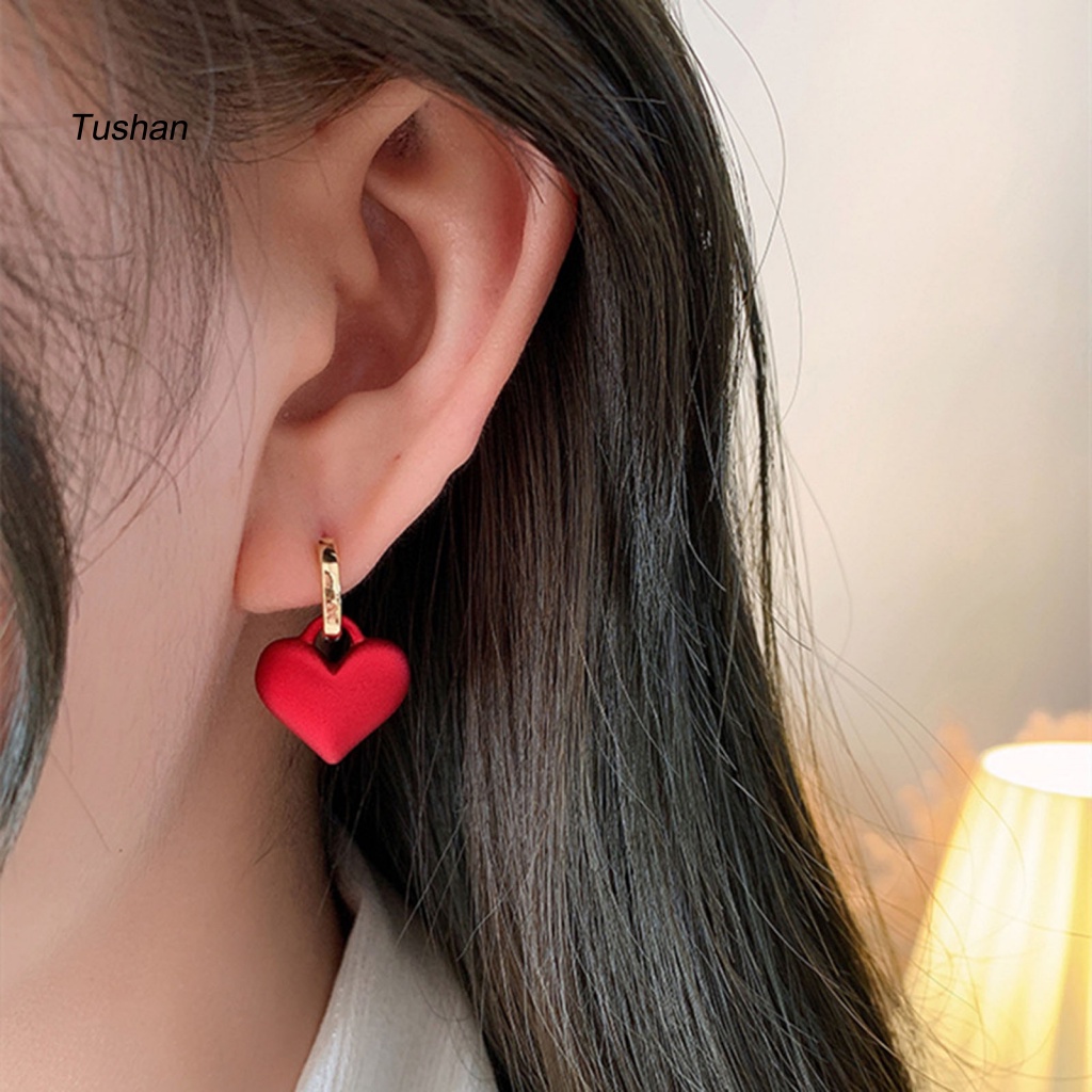 1 Đôi Bông Tai Hợp Kim Hình Trái Tim Đỏ Sang Trọng