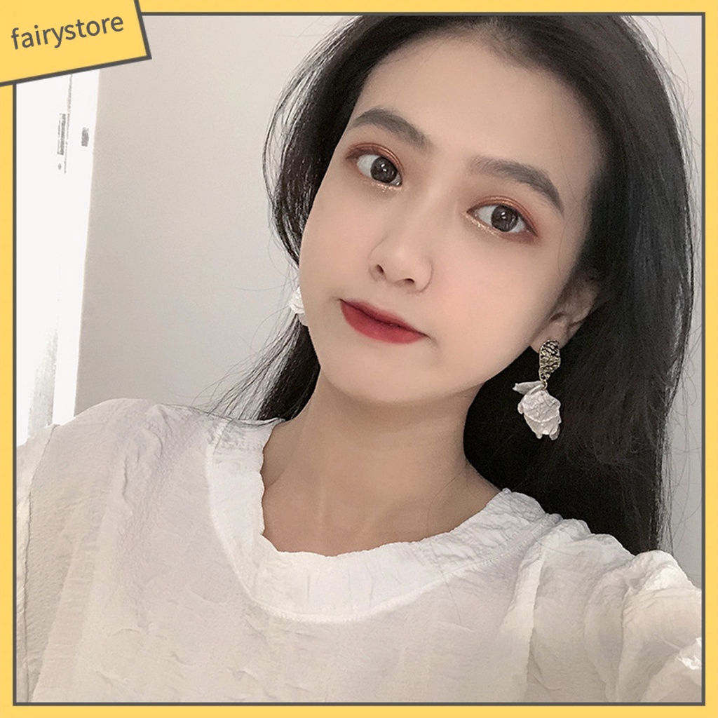 1 Đôi Bông Tai Hình Cánh Hoa Vỏ Sò Màu Trắng Phong Cách Hàn Quốc