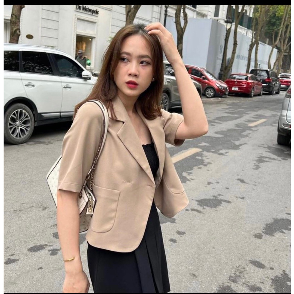 Áo blazer lửng cộc tay cúc dừa vạt cong H211