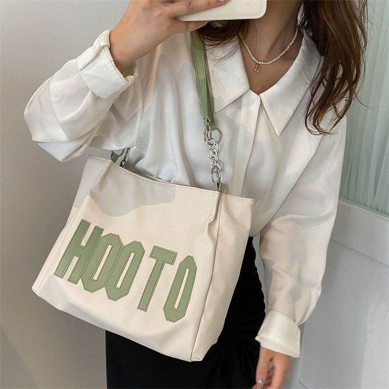 Túi Xách Đeo Vai Cỡ Lớn Phối Dây Xích Phong Cách Thời Trang Hàn Quốc Dành Cho Nữ