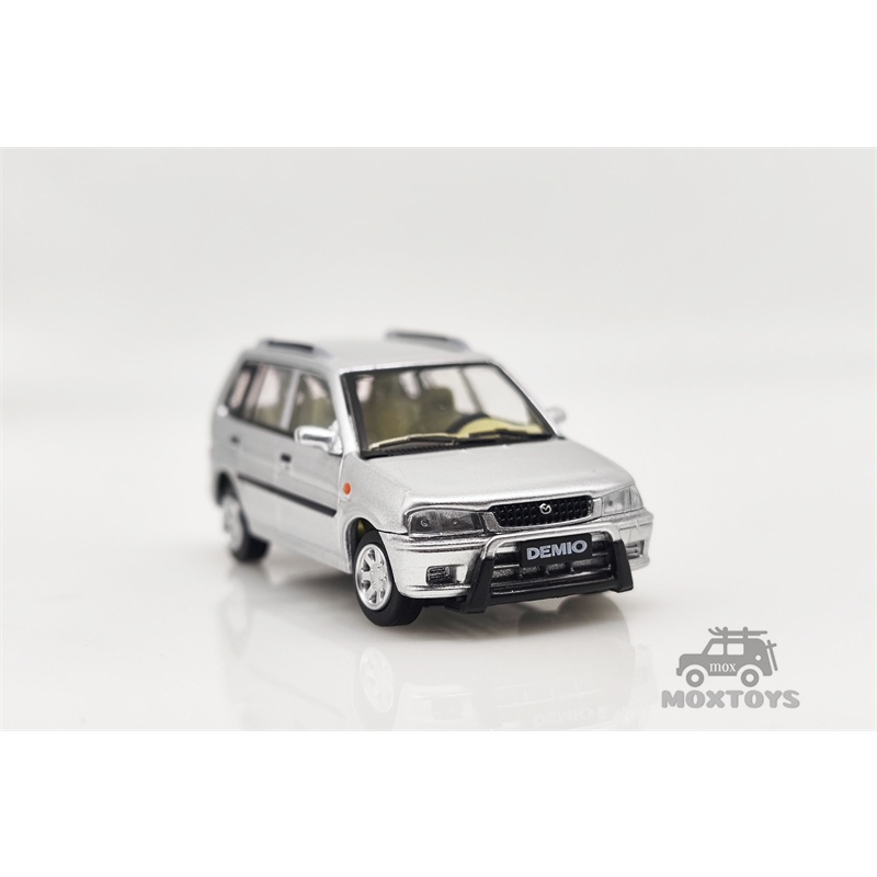 Mô Hình Xe Hơi Mazda 1994 Demio Đỏ / Bạc Tỉ Lệ 1 / 64