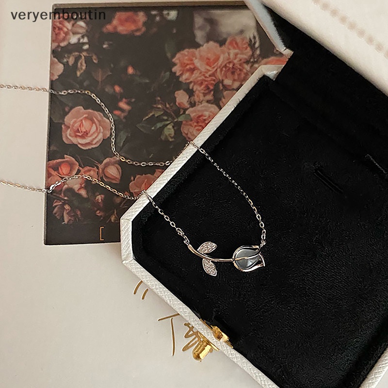 Vòng cổ Hình Hoa Tulip Nhỏ Màu Sáng Đơn Giản Thời Trang Cho Nữ