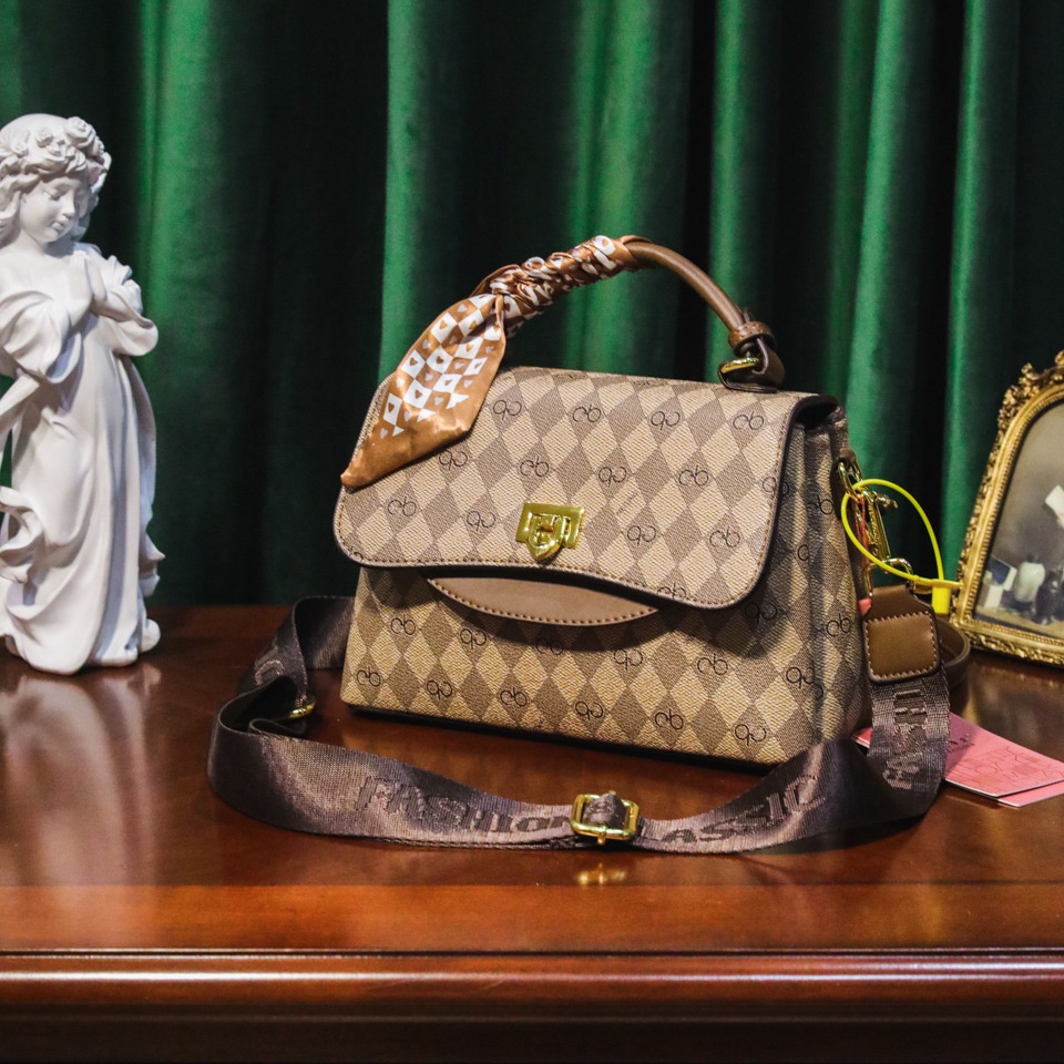 Túi xách in thời trang high-grade light luxury crossbody bag shoulder bag