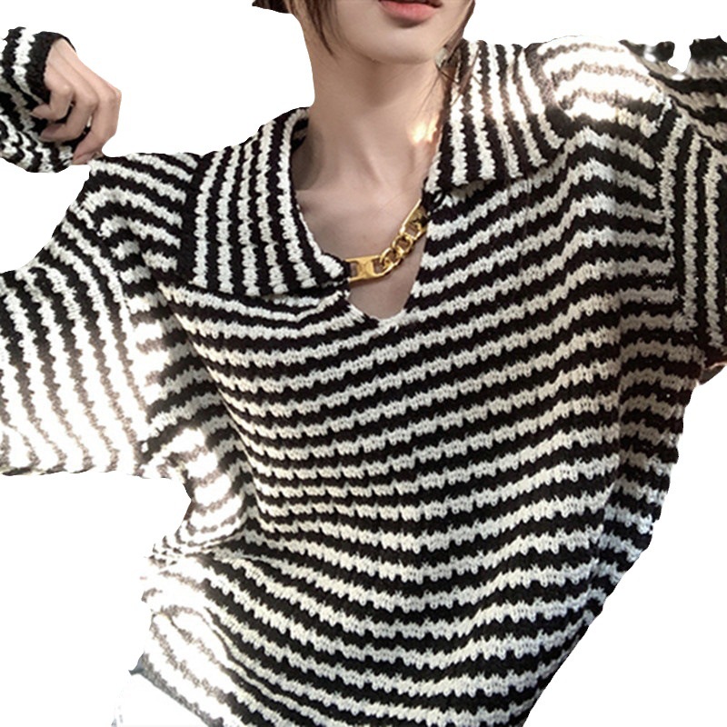 Pháp niche long-tay áo mùa thu sọc ve áo len nữ 2023 thiết kế mới dây chuyền kim loại đan hàng đầu hzfwc8160