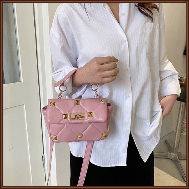 Túi Đeo Chéo Giả Da Đính Đinh Tán Thời Trang Dành Cho Nữ