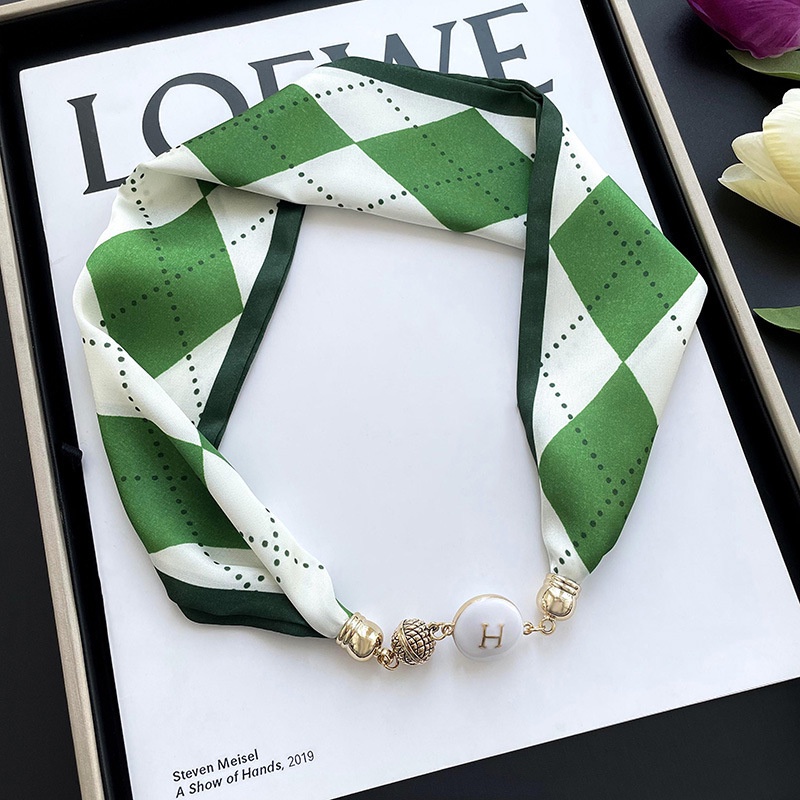 Khăn Choàng Cổ Mỏng Có Khóa Nam Châm Đính Ngọc Trai Thời Trang