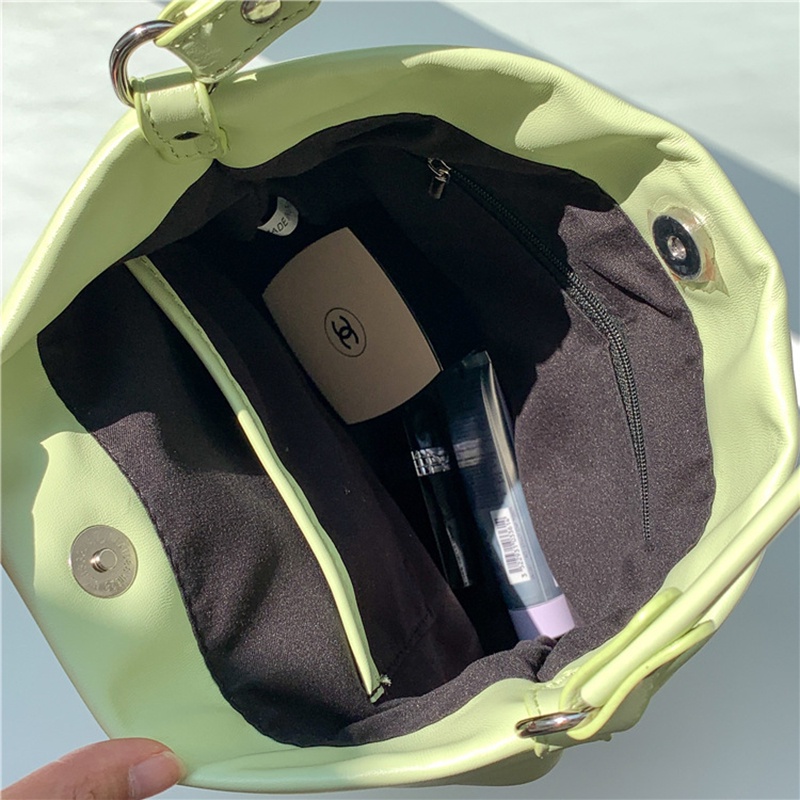 Túi Xách Da PU Sức Chứa Lớn Màu Bạc Thời Trang Cho Nữ