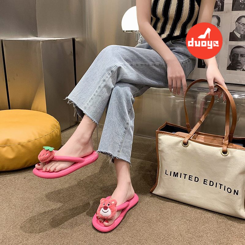 Duoya Tóc Thẳng ~ [Hàng Có Sẵn] Dép Xỏ Ngón Đi Biển Mùa Hè Dày Dặn Họa Tiết Gấu Dâu Tây Dễ Thương Cho Nữ Giao Hàng Miễn