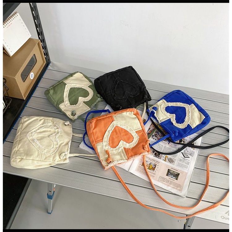 Túi Đeo Chéo Hình Trái Tim Nhỏ Phong Cách Mới 2023