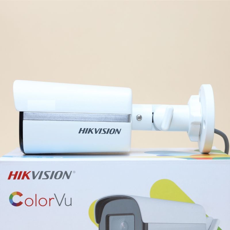 Camera HDTVI ColorVu 2MP HIKVISION DS-2CE12DF0T-FS có màu ban đêm, tích hợp mic thu âm, hình ảnh đẹp, giá re chính hãng