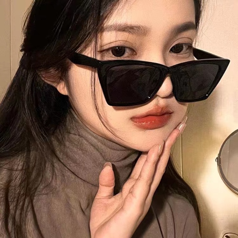 (KIQI-FASHION) COD Kính Mát Mắt Mèo Oversize Chống Tia UV Thời Trang Cho Nữ