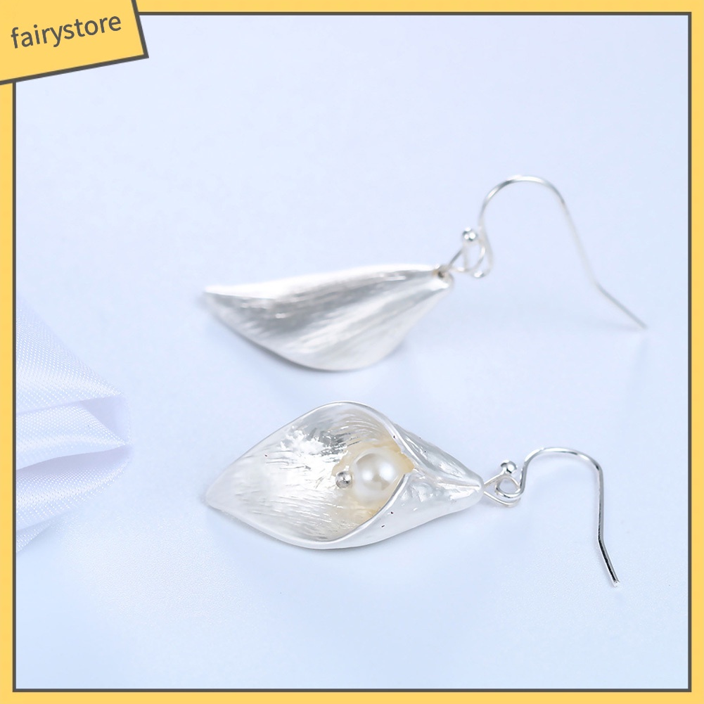 Bông Tai Móc Treo Hình Hoa Lily Đính Ngọc Trai Giả Cho Nữ