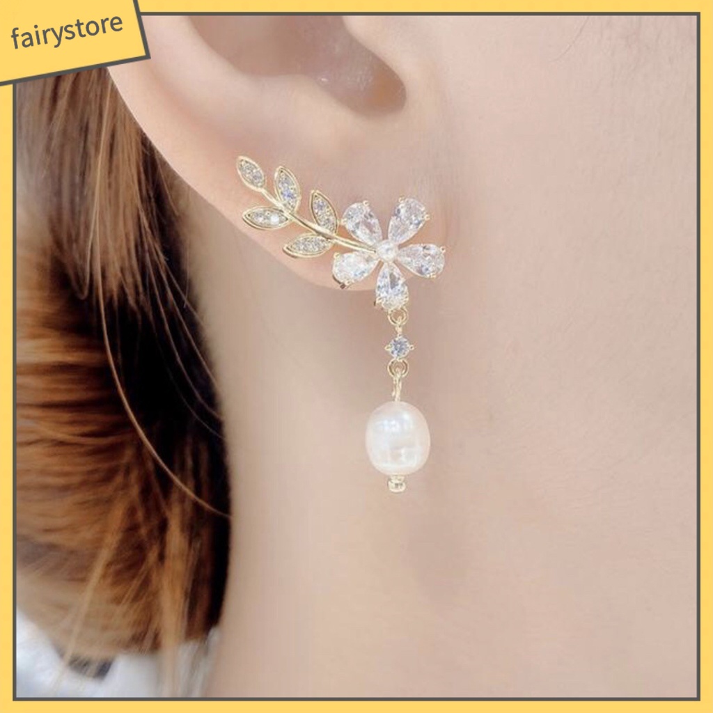1 Đôi Bông Tai Hình Hoa Lá Đính Ngọc Trai Nhân Tạo Thời Trang