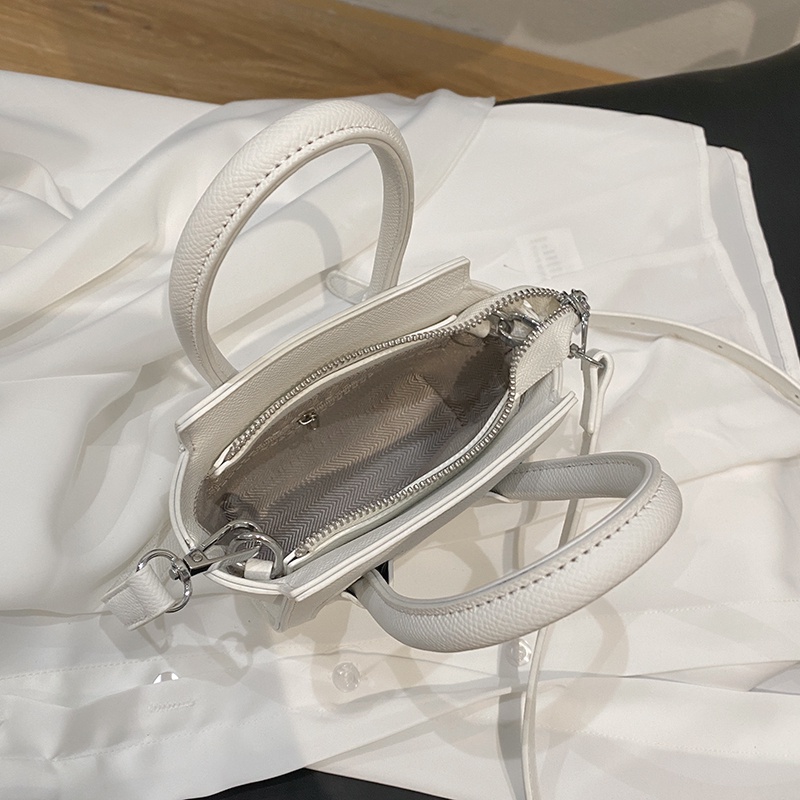 Túi Đeo Chéo Vai Có Cánh Thiết Kế Nhỏ Nhắn Thời Trang Cao Cấp Dành Cho Nữ