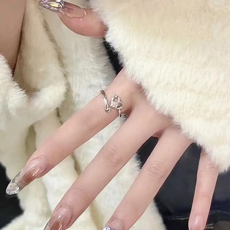 Nhẫn MặT HìNh TráI Tim ĐíNh Kim Cương Giả ThờI Trang