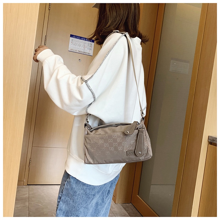 Túi Đeo Vai Bằng Vải Nylon Thiết Kế Đơn Giản Gọn Nhẹ Thời Trang Cho Nữ