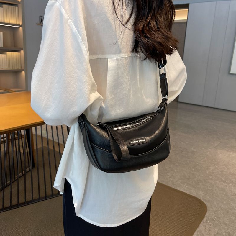 Túi Đeo Chéo Một Bên Vai Phong Cách Mới Bán Chạy Nhất Cho Nữ Sinh Chơi Bánh Bao Haobing boutiqu