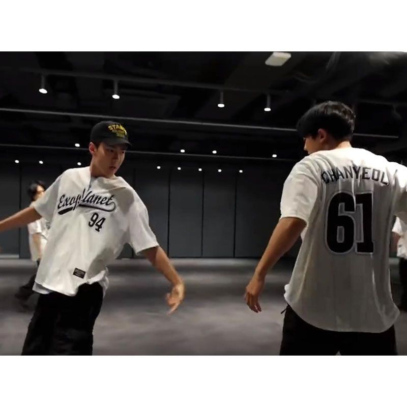 Áo Thun cotton Tay Ngắn Cổ Tròn In Hình kpop exo Màu Trắng Thời Trang Unisex