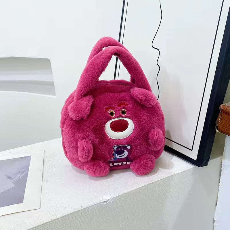Túi Xách Mini Hình Gấu Dâu Tây Bằng Lông Nhung Dễ Thương Xinh Xắn Dành Cho Nữ