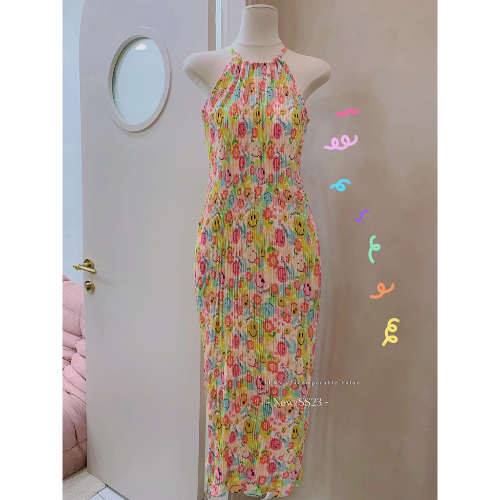 Đầm yếm voan dập ly mặt cười