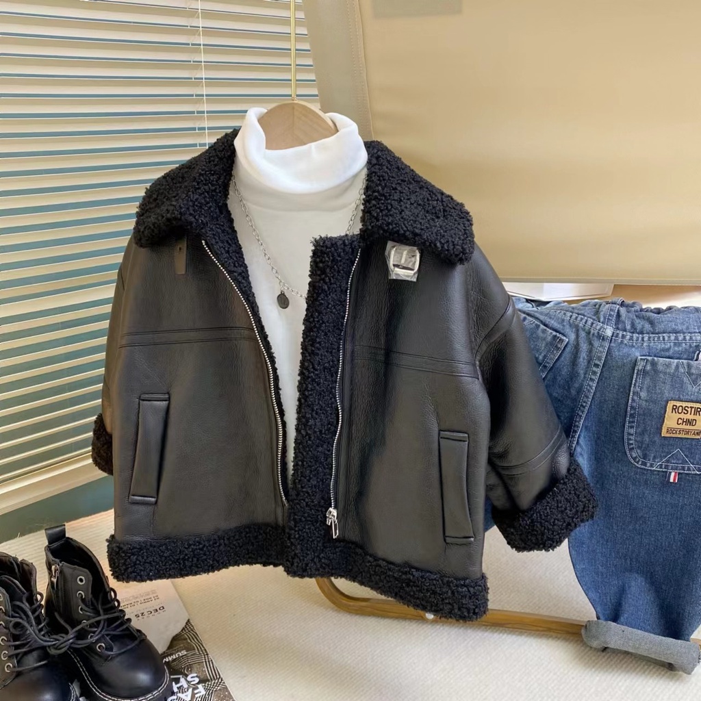 2023 phong cách mới áo khoác da bé trai mùa thu đông áo khoác trẻ em áo khoác lông cừu mát mẻ all-match ve áo