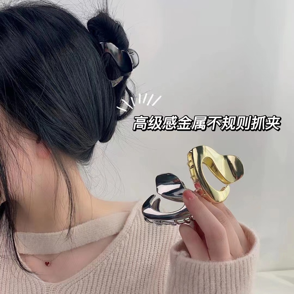 Kẹp Tóc Kim Loại Hình Cá Mập Đơn Giản Cho Nữ