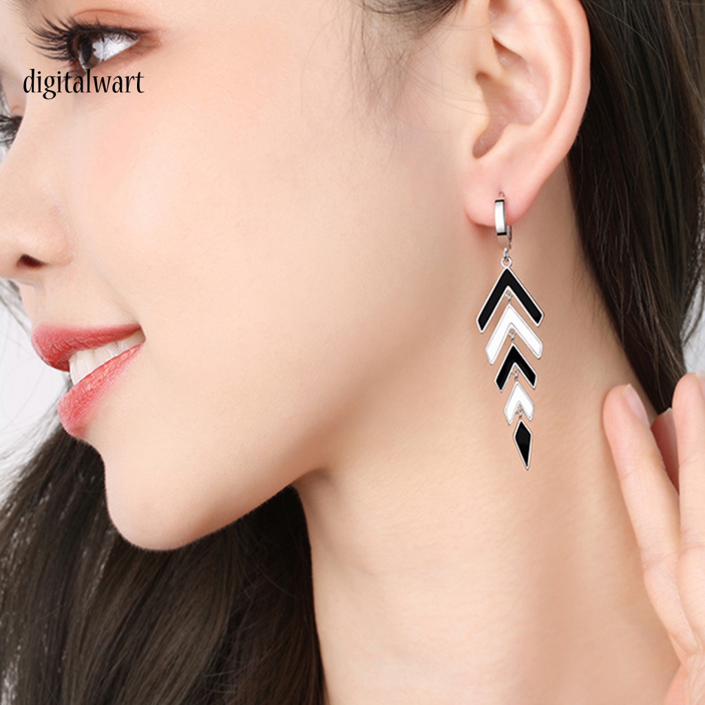 Kỹ Thuật Số| 1 Cặp Bông Tai Dáng Dài Phối Tua Rua Màu Trắng Đen Phong Cách Retro