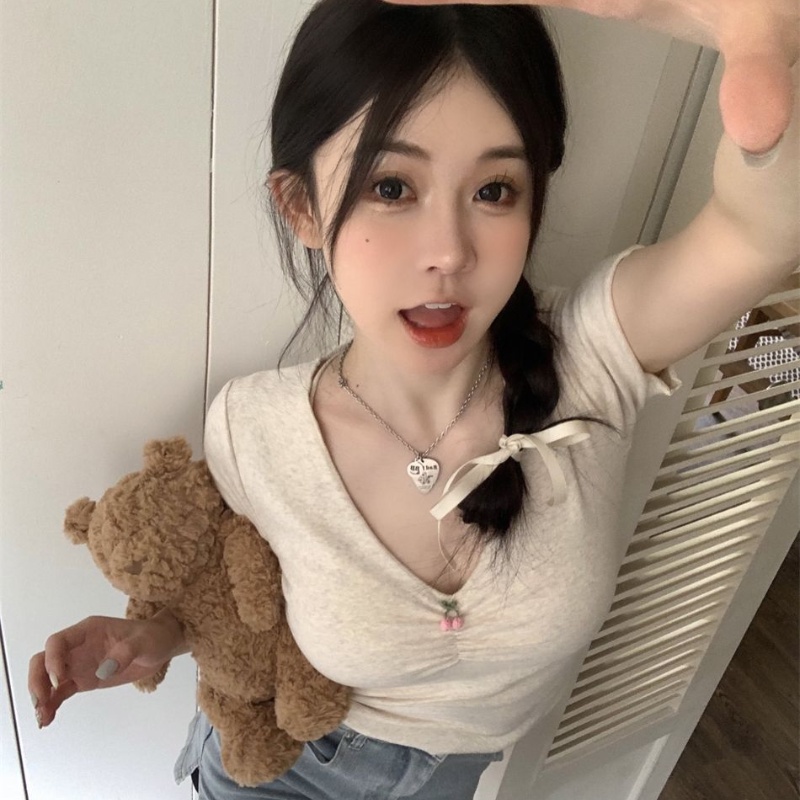 Áo Thun Tay Ngắn Cổ Chữ V Dáng Ôm Thời Trang Cá Tính Cho Nữ