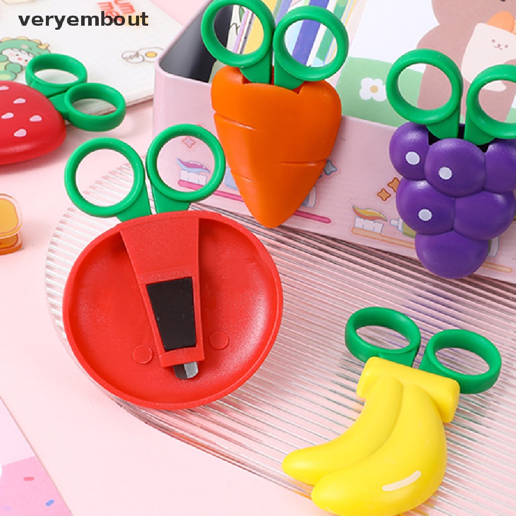 Kéo Cắt Trái Cây Từ Tính Bằng Giấy An Toàn Họa Tiết Trái Dâu Hoạt Hình Dễ Thương Cho Học Sinh