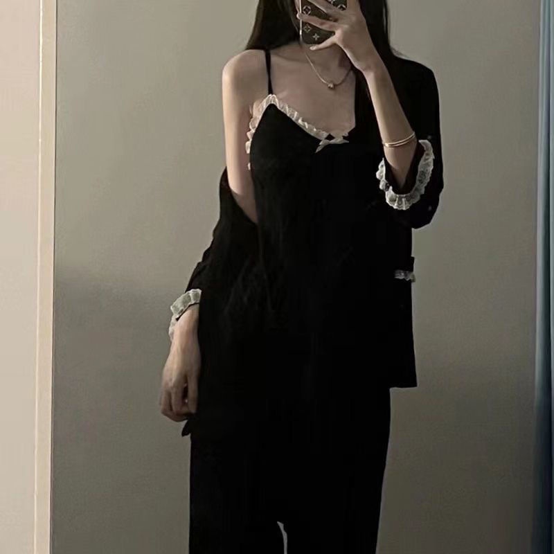 Bộ Đồ Ngủ Hai Dây Có Đệm Ngực Đơn Giản Chất Lượng Cao Phong Cách Pháp Ngọt Ngào Thời Trang Xuân Thu Cho Nữ