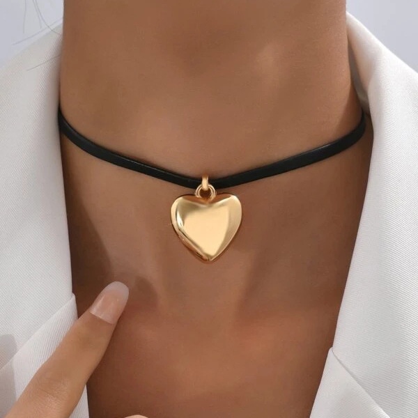 Vòng Cổ Choker Dây Nhung Đen Mặt Trái Tim Lớn Phong Cách Gothic