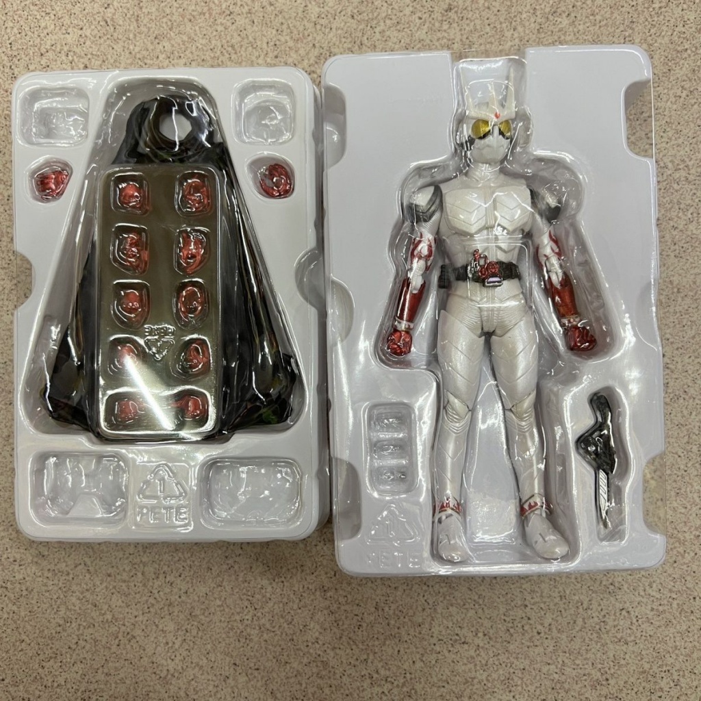 Yzs Tượng Điêu Khắc Xương Thật Mặt Quỷ Trắng Kamen Rider Có Thể Chuyển Động Chất Lượng Cao