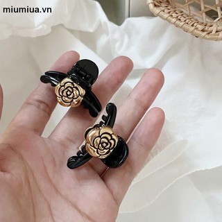 Miumiua🔮kẹp tóc ngắn hình hoa trà 2024