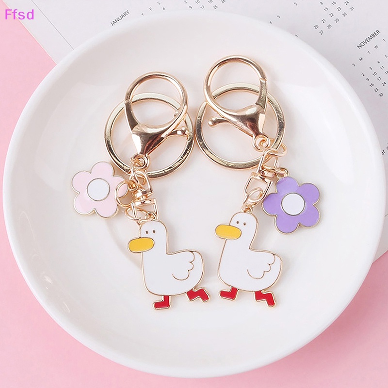 Móc Khóa Trang Trí Xe Hơi / Ba Lô / Túi Xách Hình Chú Vịt Hoạt Hình &amp; Hoa Dễ Thương