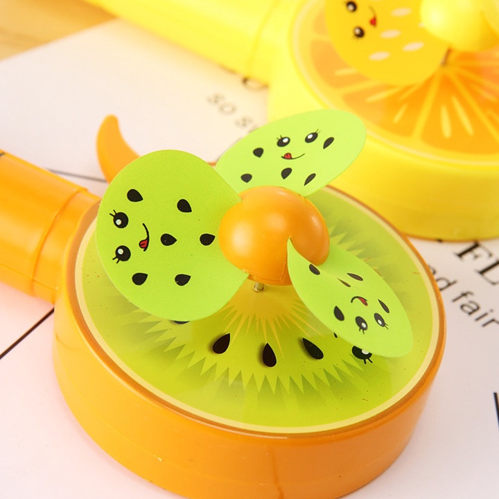 Quạt bóp cầm tay nhiều hình cute