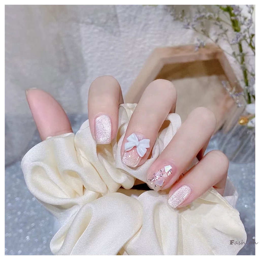 Móng Tay Giả Ngắn Hình Bướm Đính Pha Lê Đơn Giản Dễ Sử Dụng ​Tàu Ngầm Tinh Tế