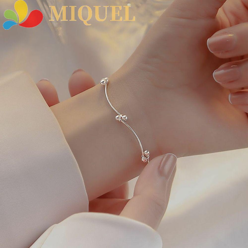 Vòng Đeo Tay Họa Tiết Chiếc Lá Nhỏ Đơn Giản Thời Trang Cho Nữ