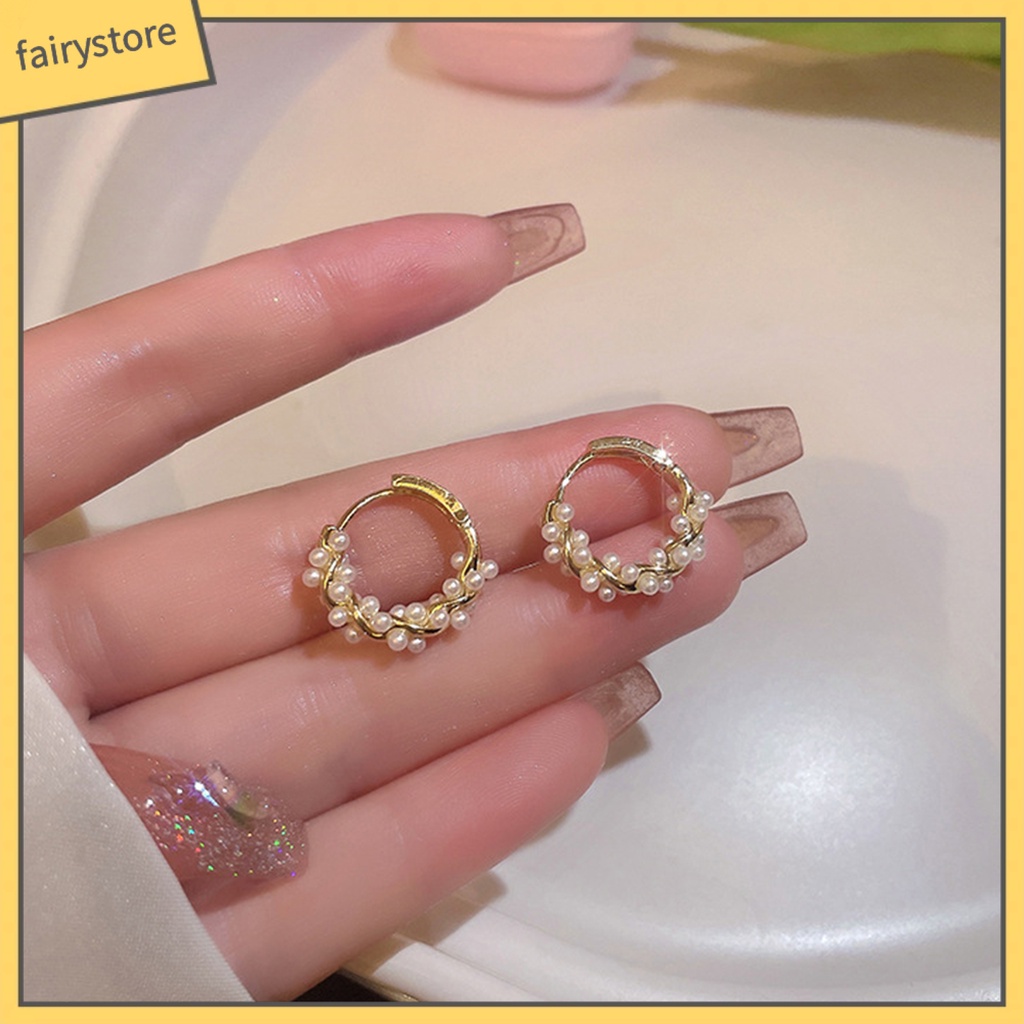 1 Đôi Bông Tai Tròn Đính Ngọc Trai Nhân Tạo Kiểu Dáng Sang Trọng Dành Cho Nữ