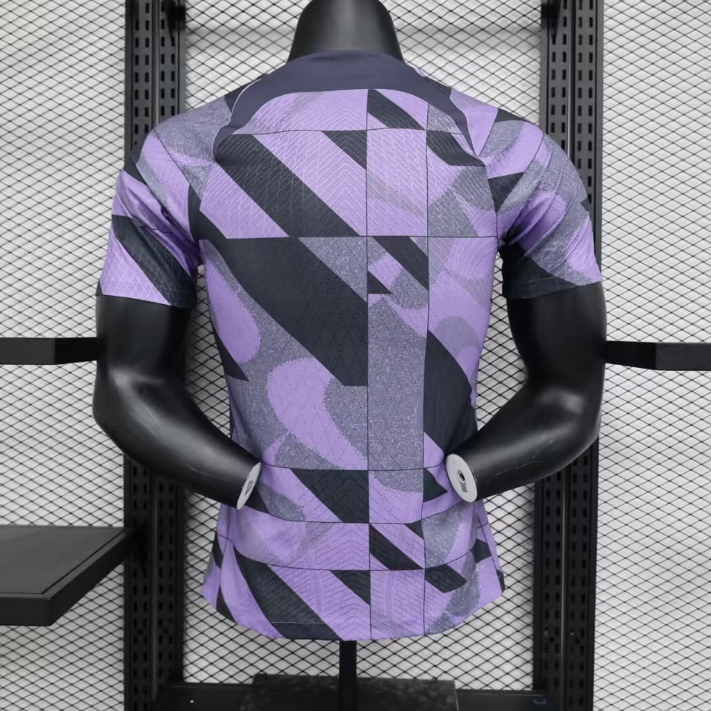 Áo Thun Bóng Đá Tay Ngắn Màu Tím Liverpool 2324