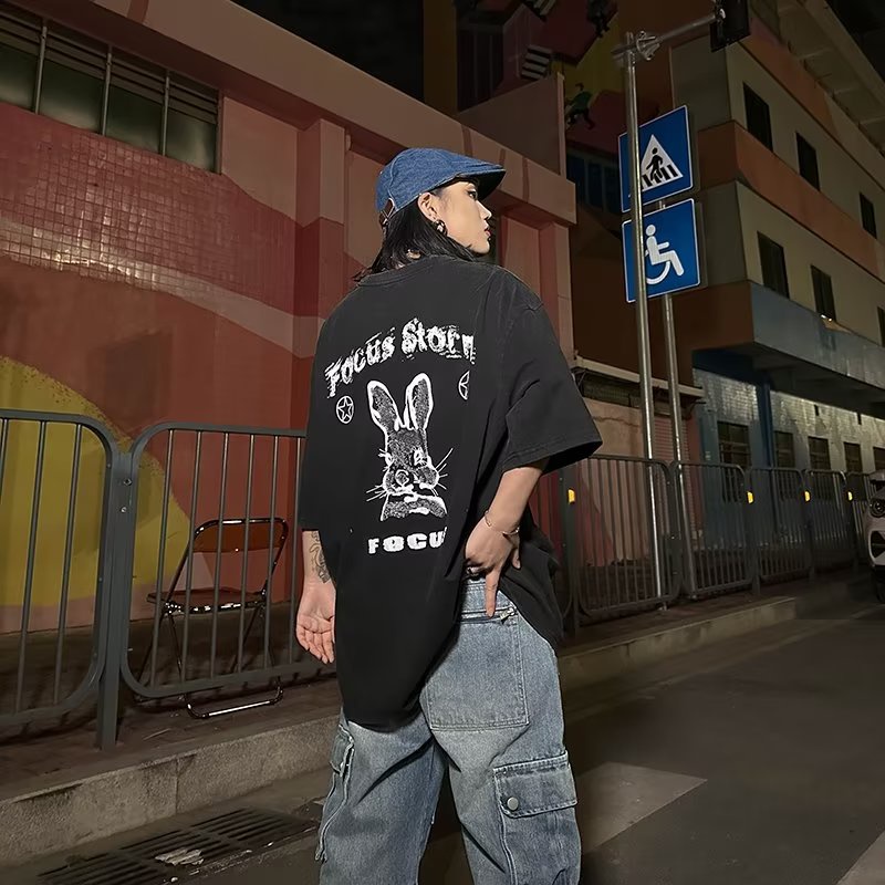 Áo Thun Ngắn Tay In Hình Thỏ Và Chữ Phong Cách Hip Hop Đường Phố Cá Tính Cho Nam Nữ