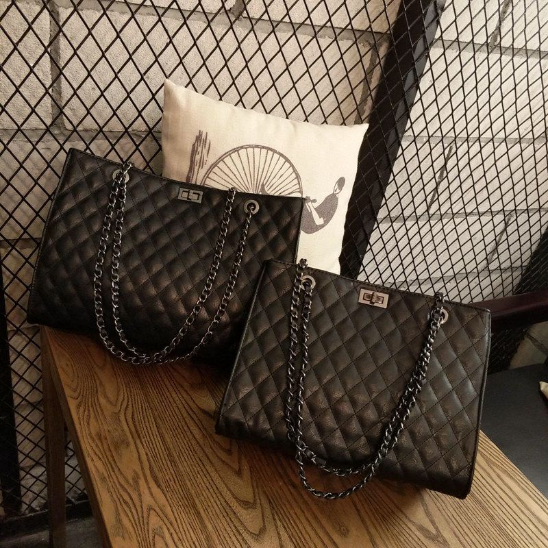 Túi Tote Đeo Vai Cỡ Lớn Đính Đá Phối Dây Xích Dễ Phối Đồ Thời Trang Cho Nữ