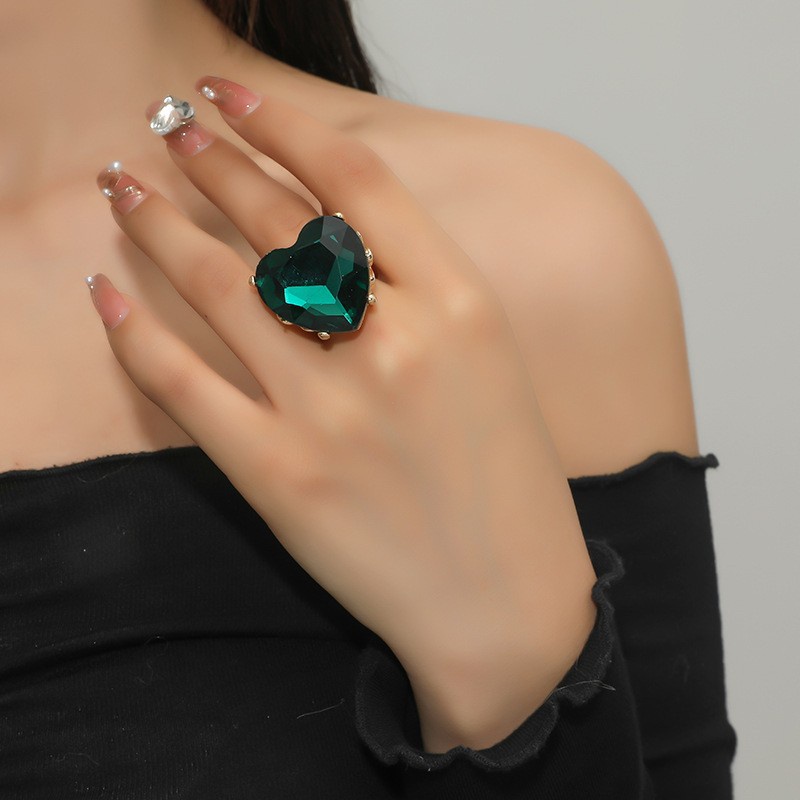 1 Nhẫn zircon Lớn Hình Trái Tim Phong Cách Âu Mỹ Thời Trang Cao Cấp